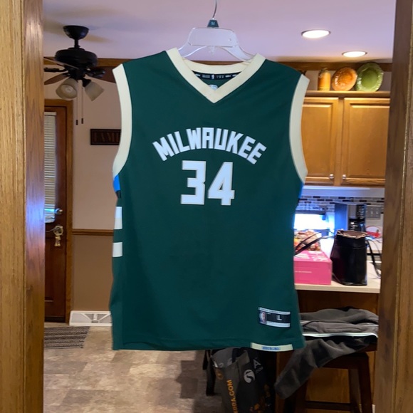 NBA Other - NBA Giannis Jersey SIZE LARGE IN BOYS YOUTH